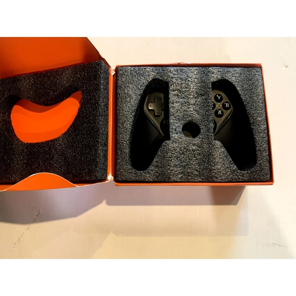 NEW SteelSeries Stratus Duo Professional Wireless Gaming or VR Remote(SEE PHOTO)